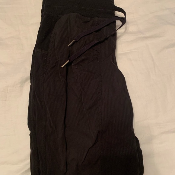 Lululemon joggers - Picture 2 of 4
